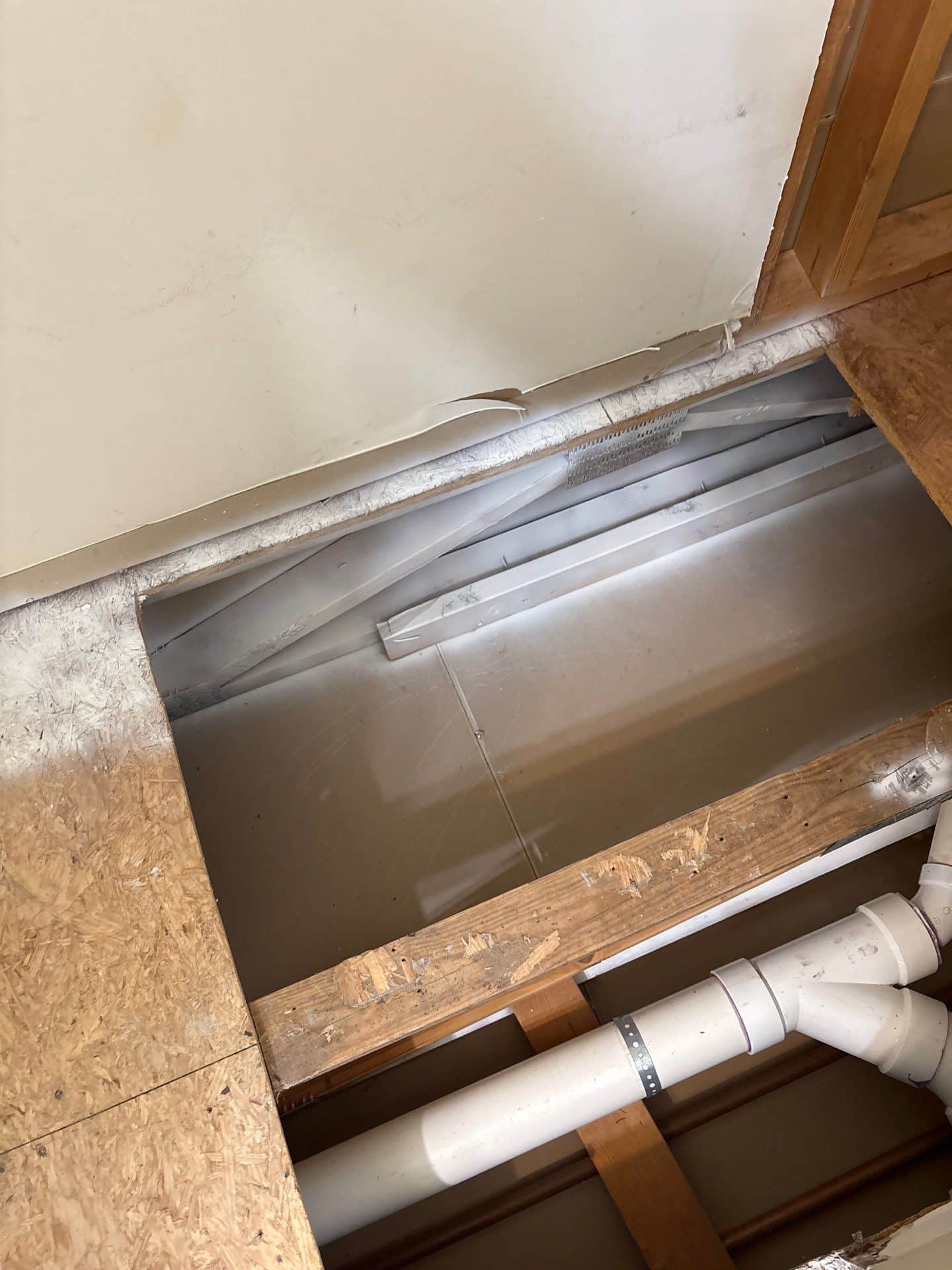 Thermal scanning used to trace water that travelled behind the drywall
